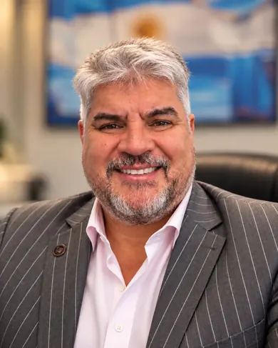 Retrato profesional de Mario Gutiérrez